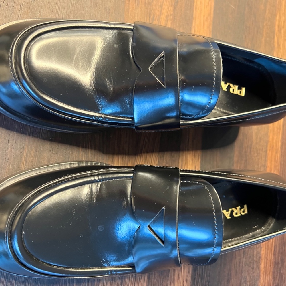 Prada Spazzolato Oxford Slip on sz 7B/37
